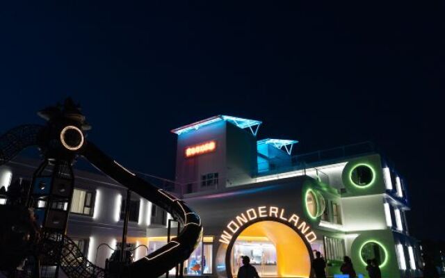 Rizhao Xingdao Fantasy Paradise Homestay