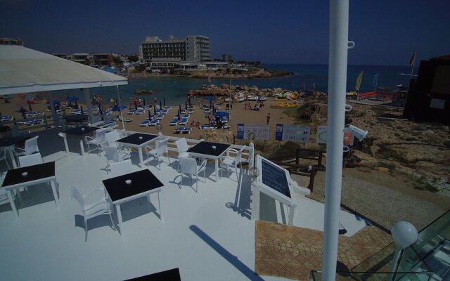 Pola Costa Beach Hotel Apartment