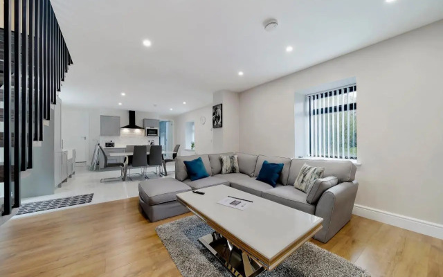 NEW Glenside Abbey sleeping 7 guests