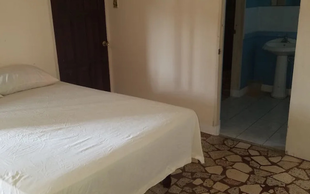 The Cozy Family Inn Guesthouse