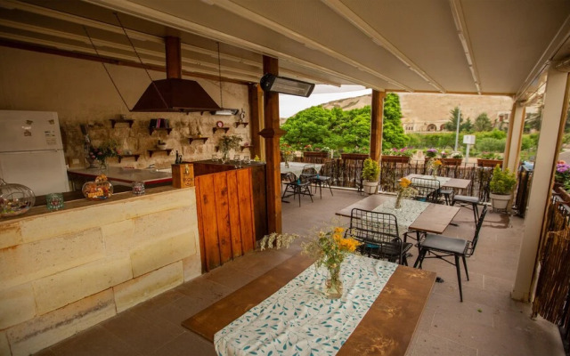 Cappa Rossa Cave Hotel