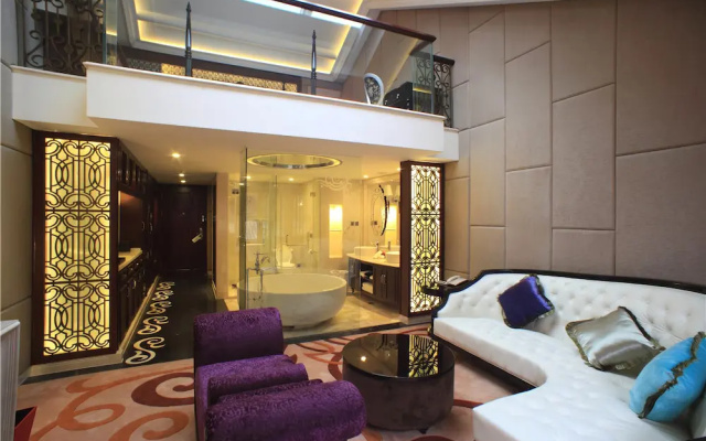 Eden Club House