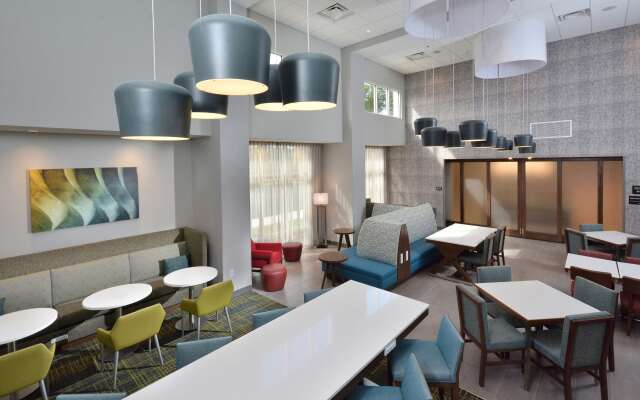 Hampton Inn & Suites by HIlton Charlotte North I 485