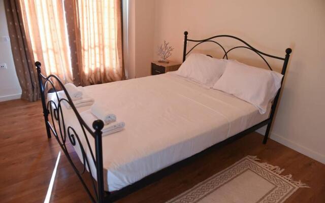 Dr Vasi Holidays House