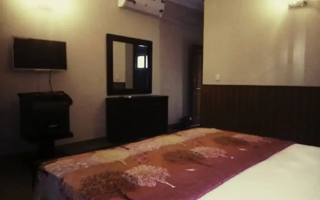 Royal Galaxy Guest House