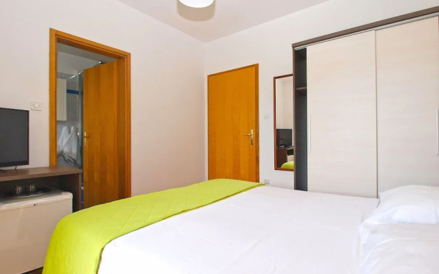 Rooms Ivica 1452
