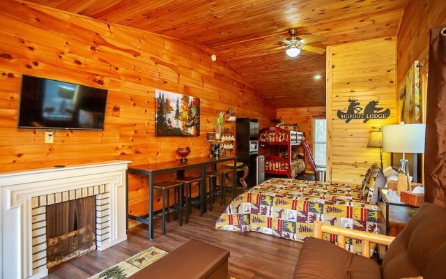 Bigfoot Lodge Room Four