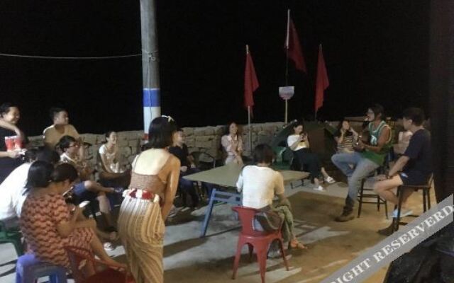 Zhoushan youth hostel for the elderly and the sea