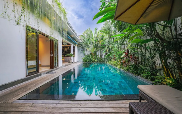 Frangipani Villa Jingga at Berawa