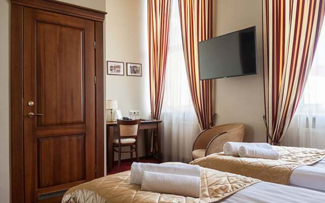 Conviva Hotel