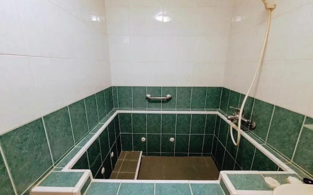 Shexia Liyu Hot Spring