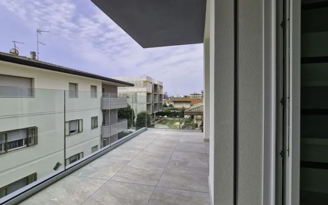 Modern Retreat With a big Terrace