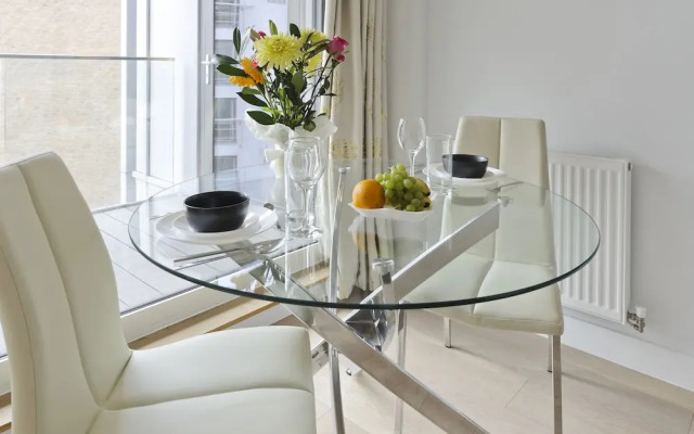 Spacious Flat Near South Bank by Underthedoormat