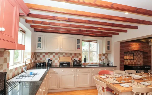 Weavers Cottage
