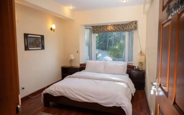 Sarah's Lodge
