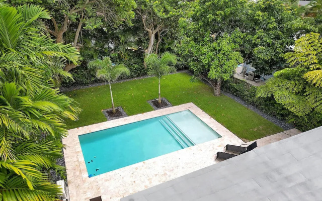 Hibiscus House in Fort Lauderdale