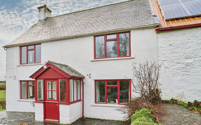 Host Stay Penrheol Farmhouse