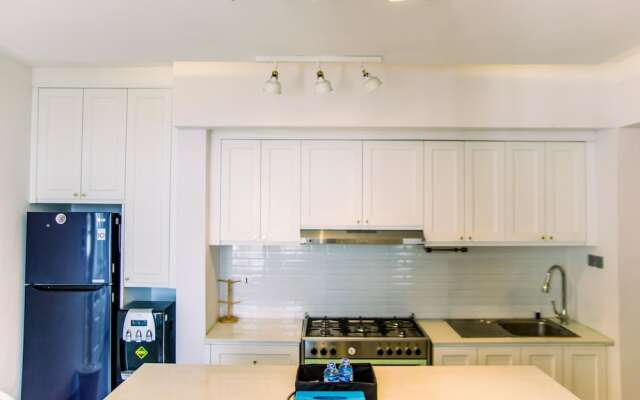 Spacious And Nice 2Br Apartment At Mediterania Palace Residence