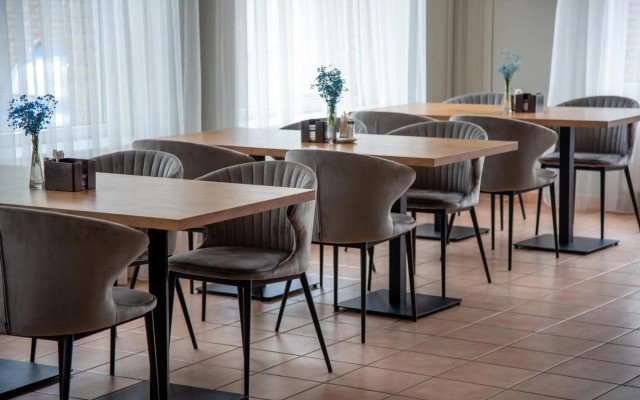 Amicus Hotel