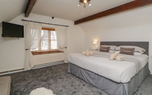 Meadow Thatch