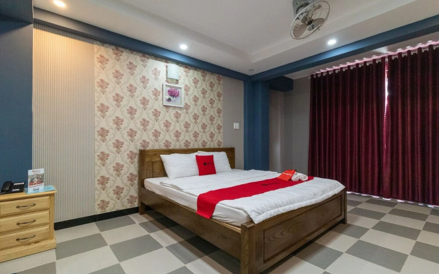 RedDoorz Plus near Vincom Go Vap 3