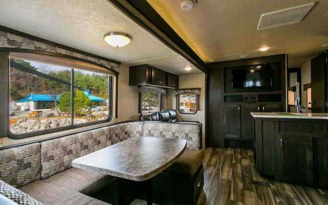 Gangneung Wow Park Caravan