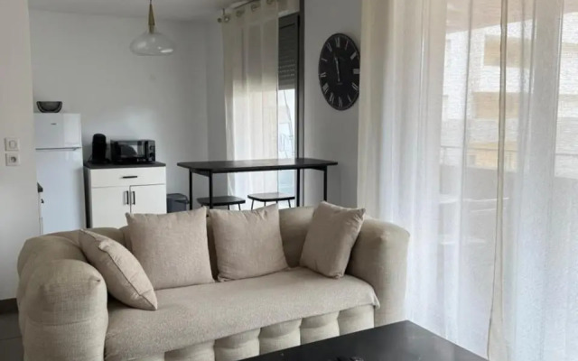 T2 Port Marianne avec balcon et place de parking