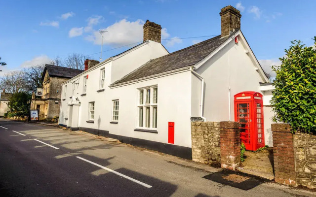 Old Post House