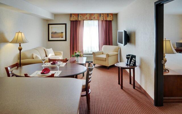 Pomeroy Inn & Suites Hotel Dawson Creek