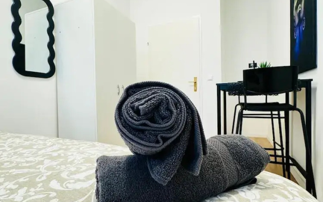 Elegant 4BR Apt Near Westbahnhof