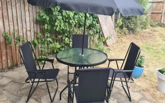London - Sleeps 4 - Parking - Garden - Petfriendly