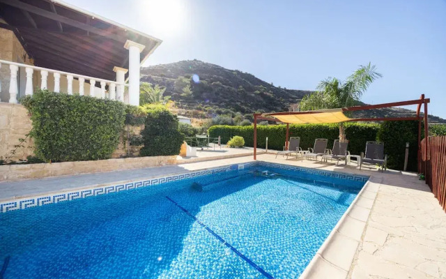 Pomos Harbour View Villa