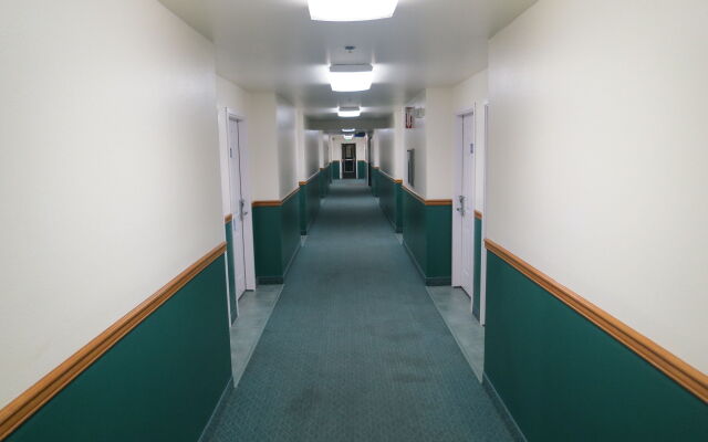 Bay City Inn
