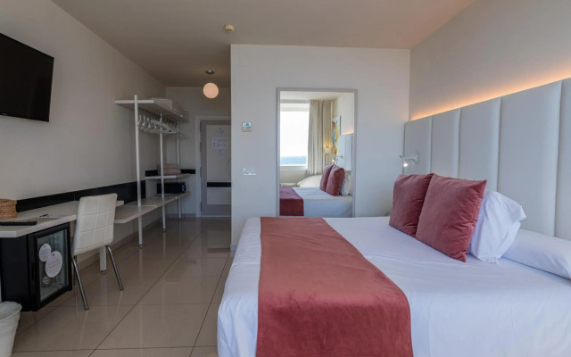 On Hotels Oceanfront - Adults Only