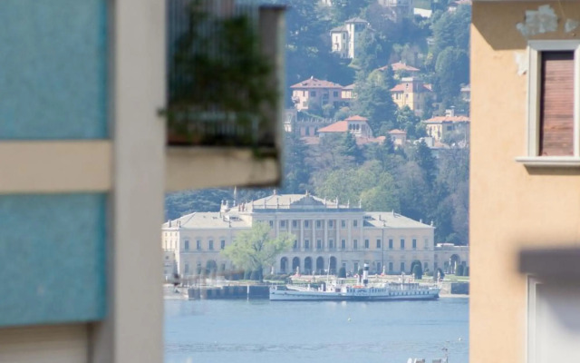 Silky House with Private Parking