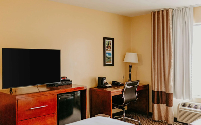 Comfort Inn Pomona near Fairplex