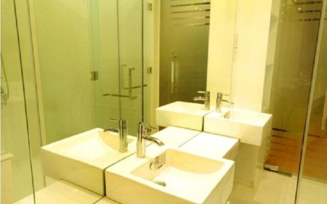 Lucky Residence Suites