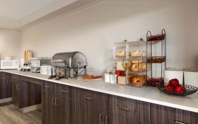 Travelodge Suites by Wyndham New Glasgow