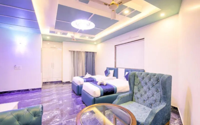 Twin Towers Inn