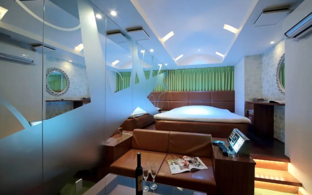 Design Hotel W Zip Club - Adults Only