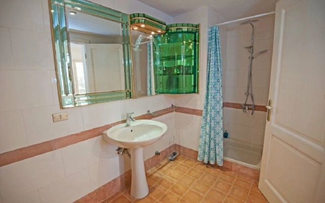 Chic 4-Bedroom White Villa for Rent in El Gouna Egypt