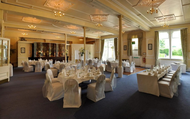 Cairn Hotel