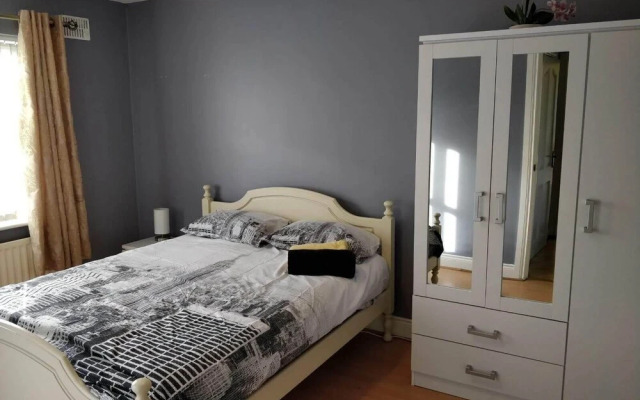 Lovely 4bed With Free Wi-f and Netflix in Ireland