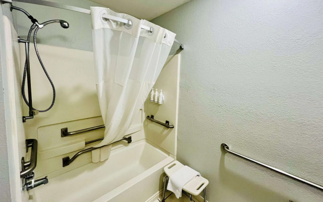 Microtel Inn by Wyndham Georgetown