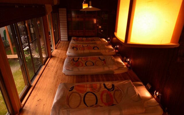 Colours - Hostel