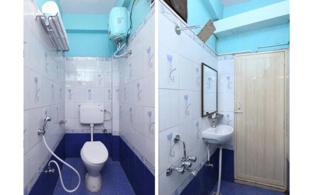 Lloyds Nest by OYO Rooms