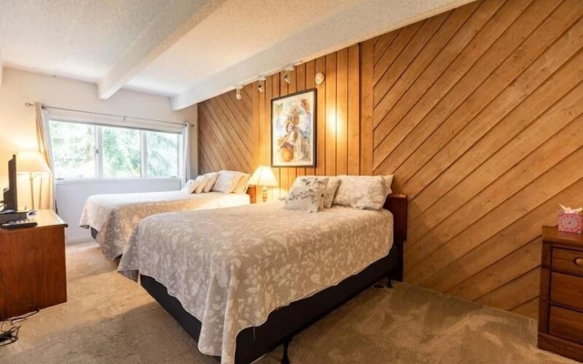 Villa Cortina Condo 5 Minutes Walk to Vail Village by RedAwning