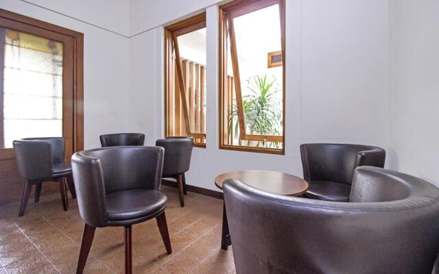 Residences by RedDoorz near Rumah Mode