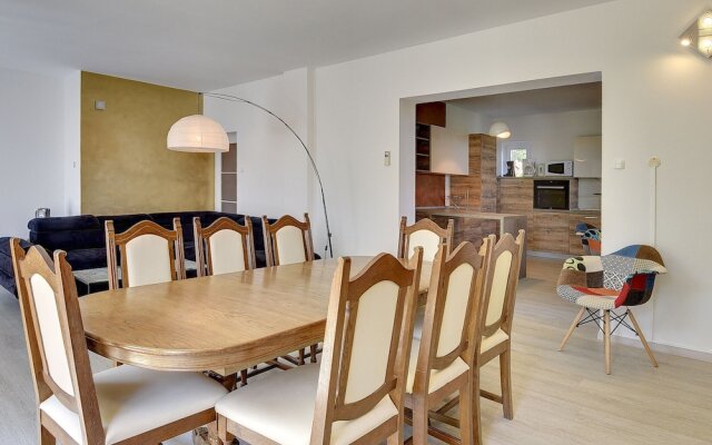 Quaint Holiday Home in Liznjan With Pool