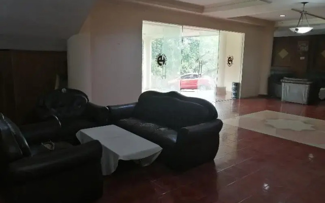 Super OYO 90382 Hotel Sarah Sukabumi